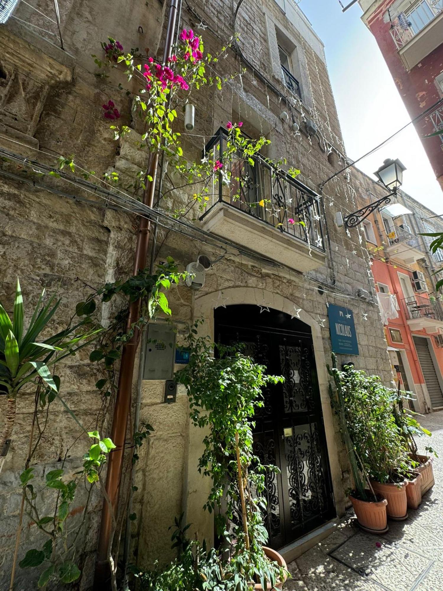 Bed and Breakfast Palazzo Nicolaus Del Borgo Antico à Bari Extérieur photo